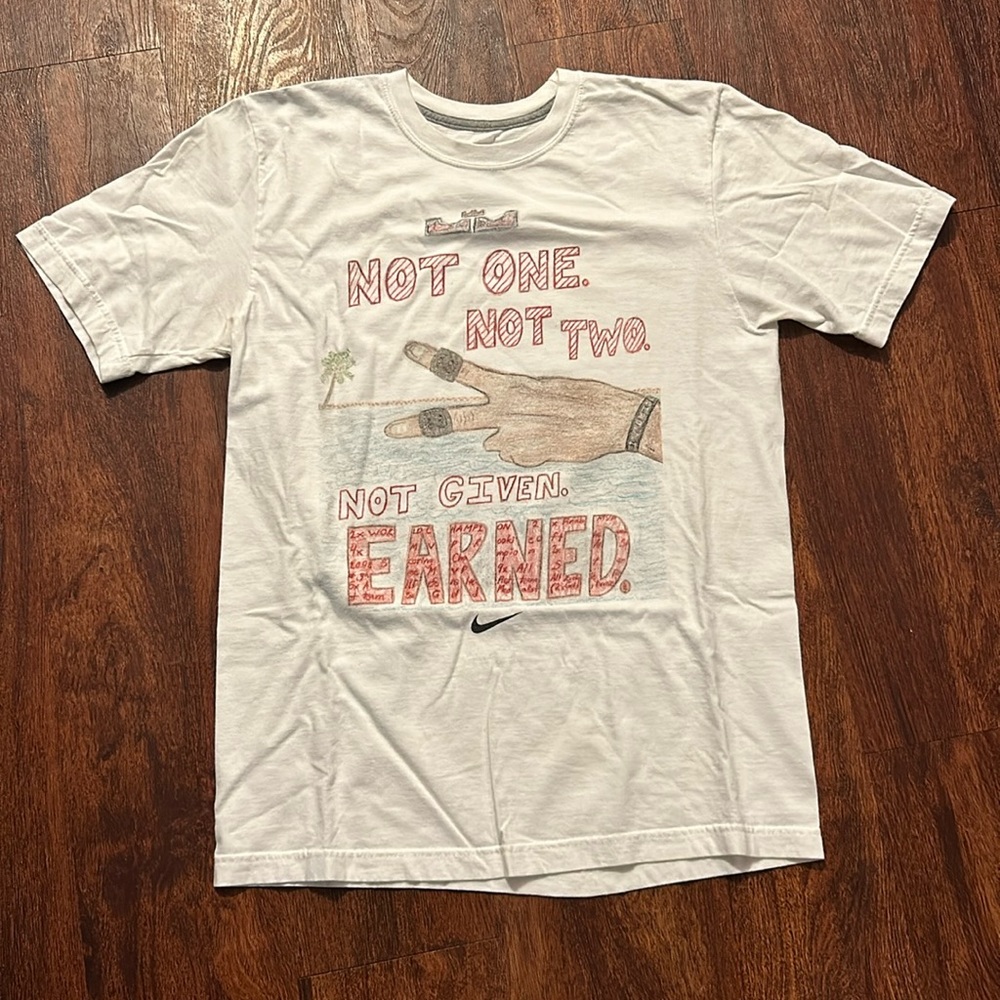 Nike lebron tee